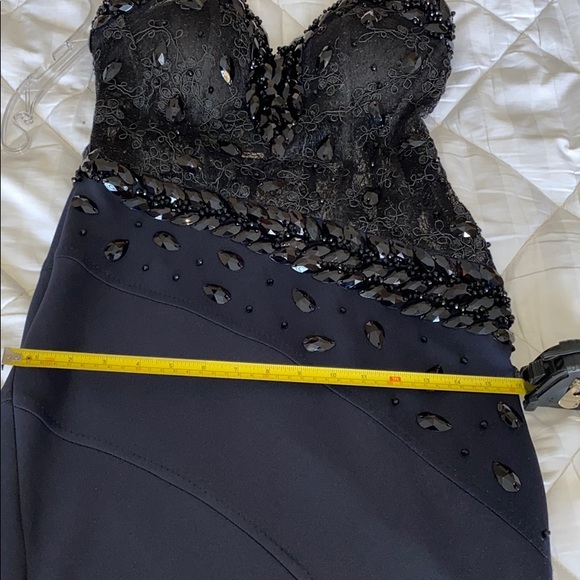 Beaded stretch/lace mermaid like styleevening gown - Picture 12 of 16